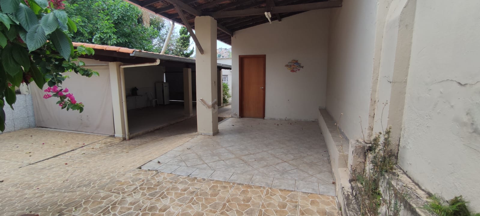 Casa à venda com 4 quartos, 300m² - Foto 3