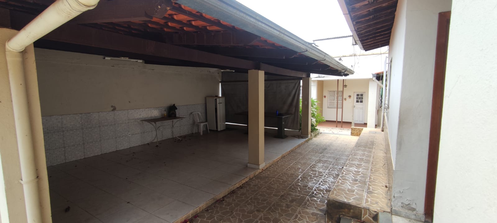 Casa à venda com 4 quartos, 300m² - Foto 2