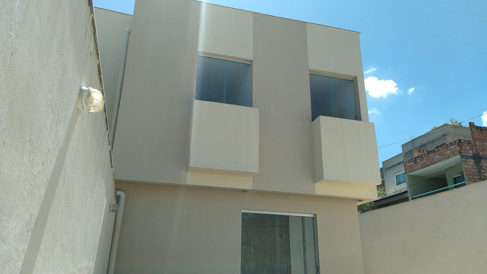 Casa à venda com 2 quartos, 54m² - Foto 2