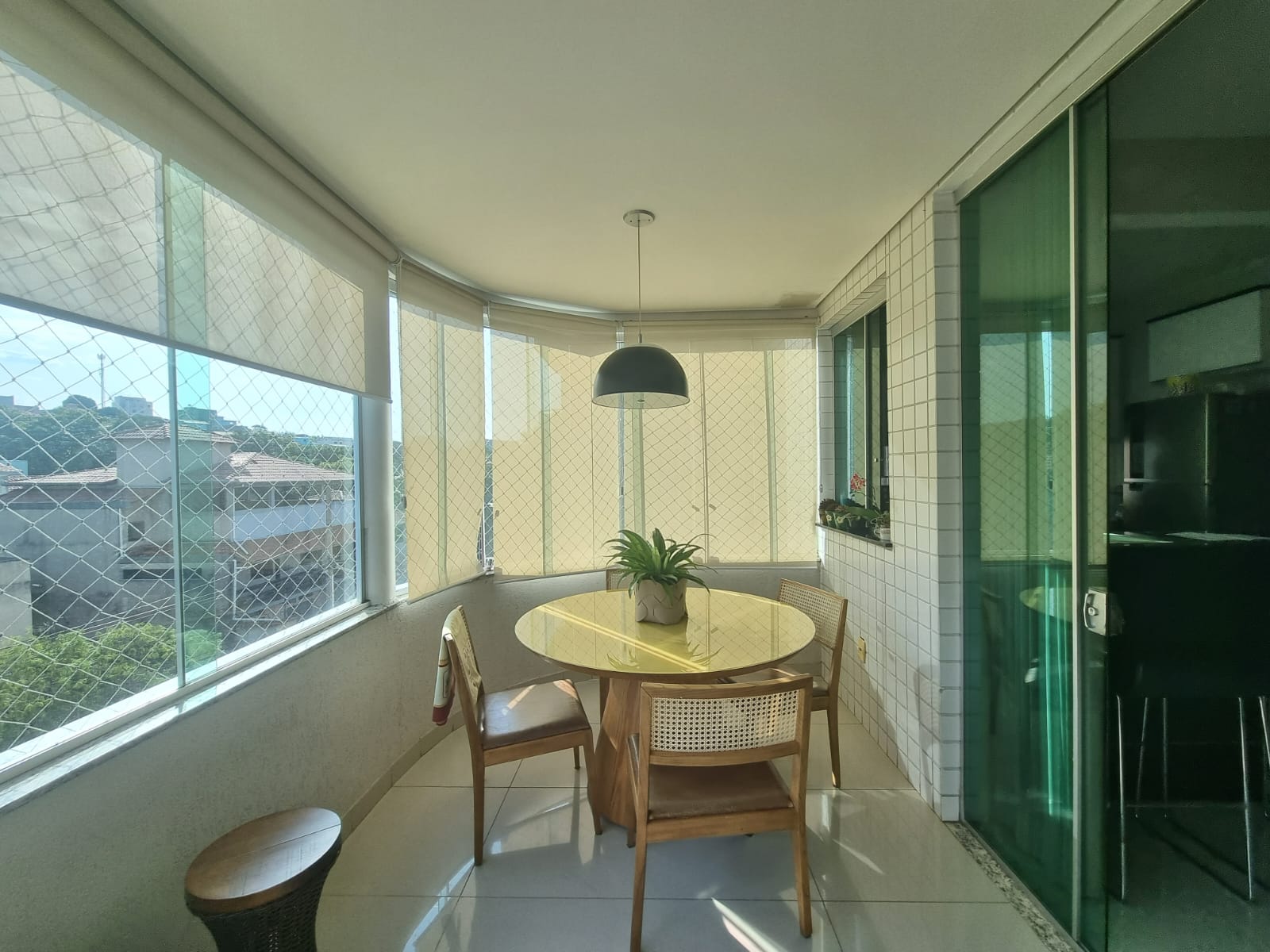 Apartamento à venda com 3 quartos, 110m² - Foto 2