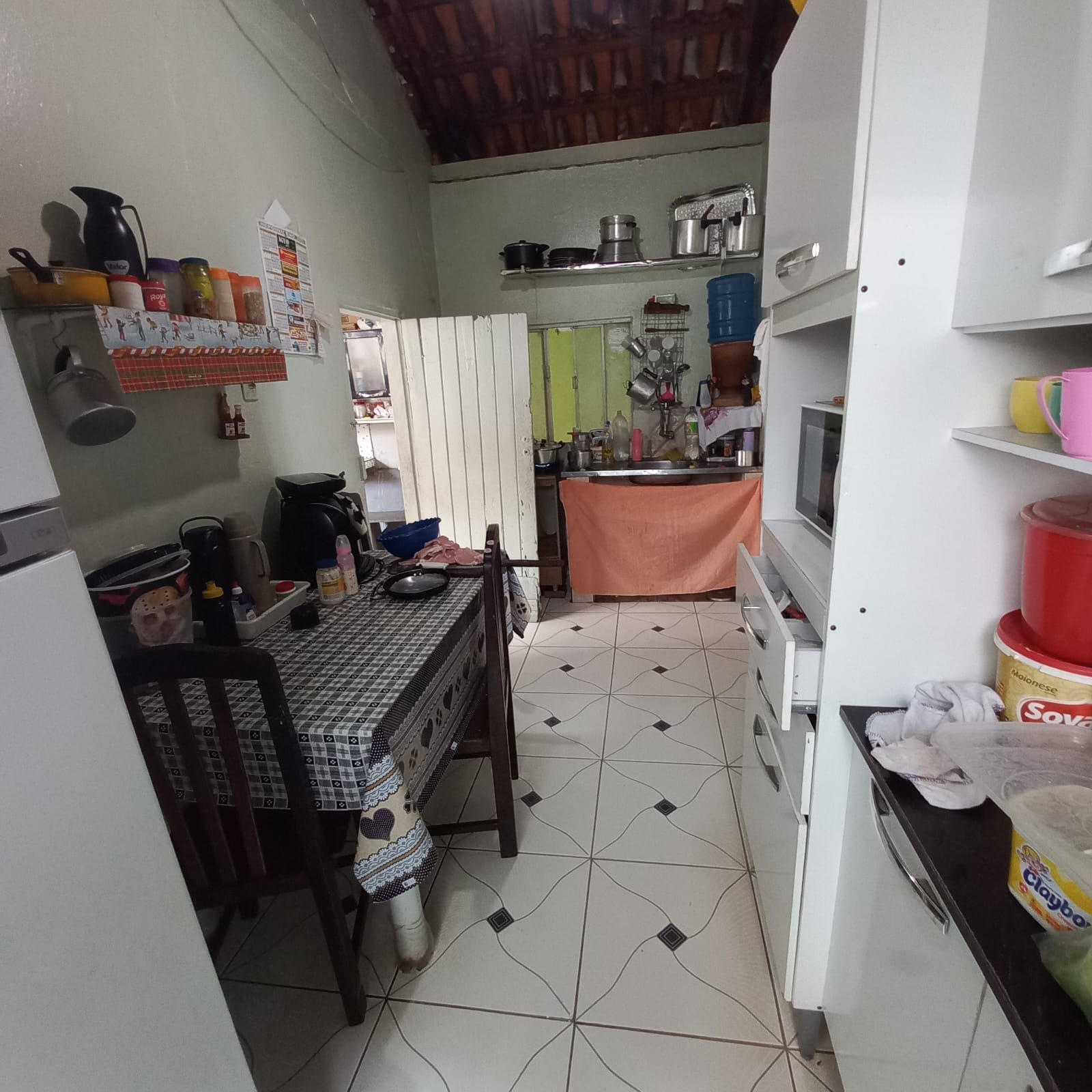 Casa à venda com 2 quartos, 210m² - Foto 4