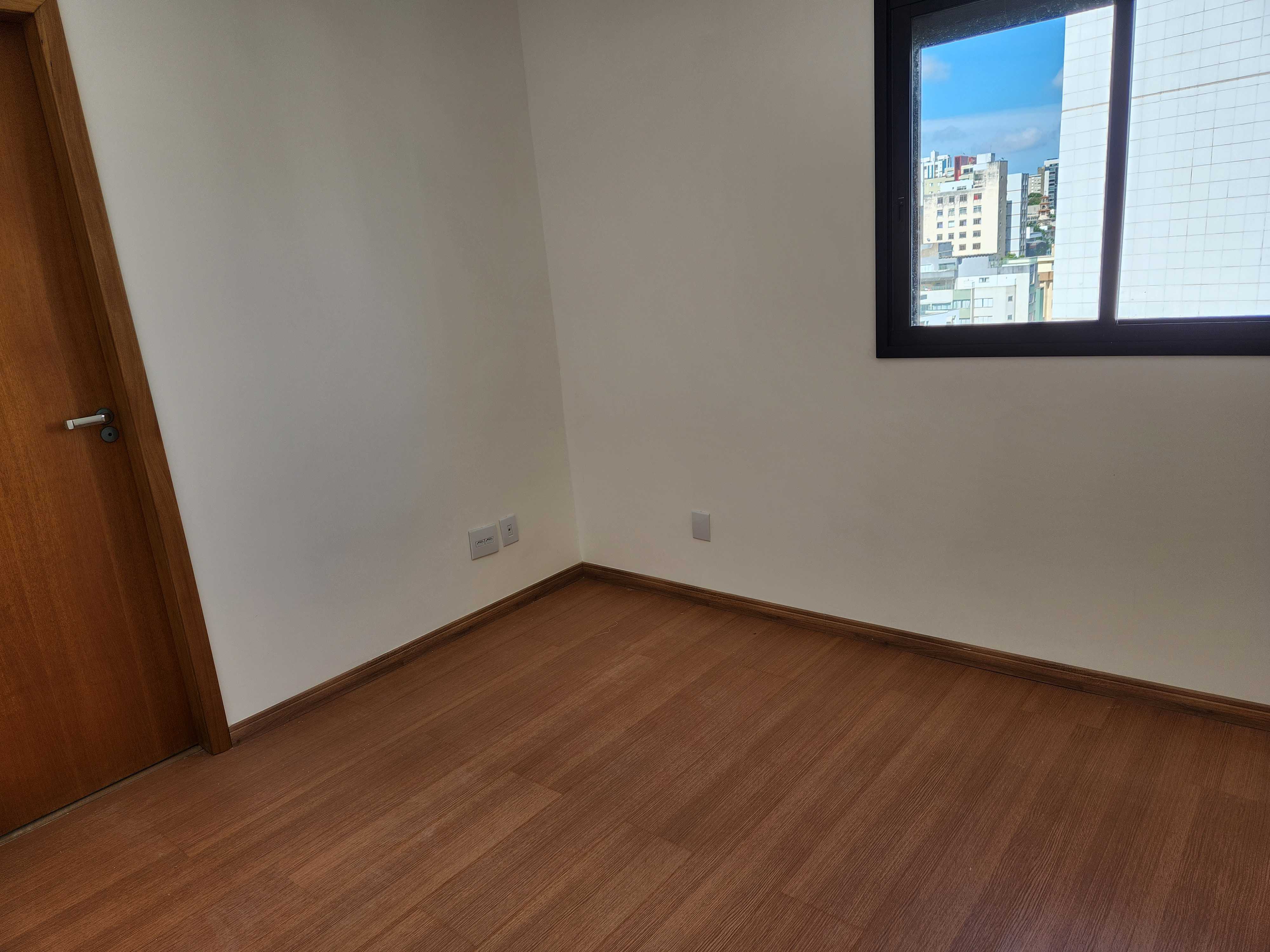 Apartamento à venda com 3 quartos, 95m² - Foto 3