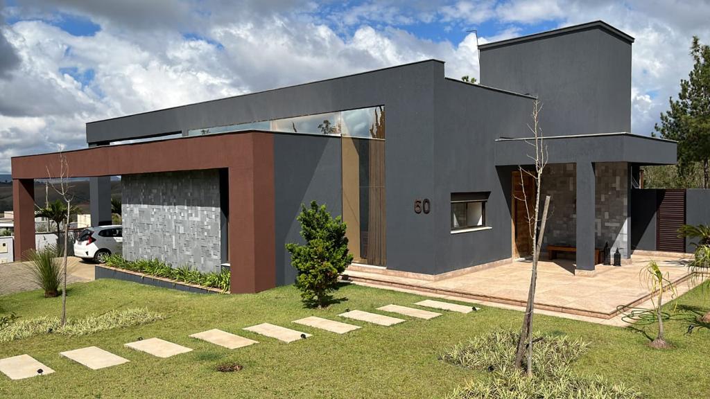 Casa de Condomínio à venda com 4 quartos, 326m² - Foto 2