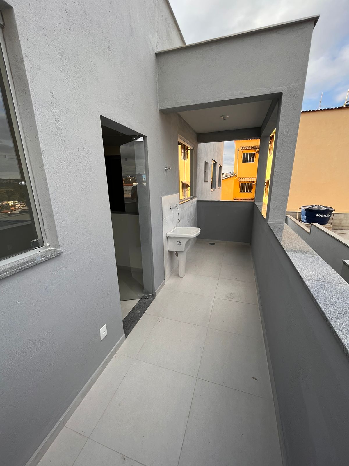 Casa à venda com 2 quartos, 55m² - Foto 5