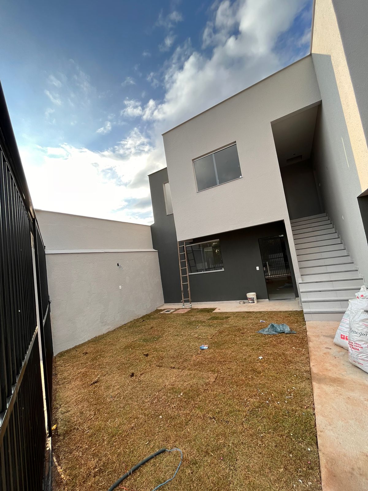 Casa à venda com 2 quartos, 55m² - Foto 3