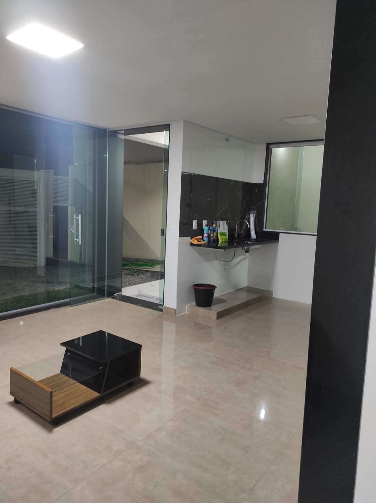 Casa à venda com 2 quartos, 94m² - Foto 1