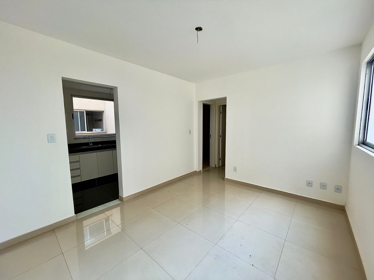 Apartamento à venda com 2 quartos, 61m² - Foto 6