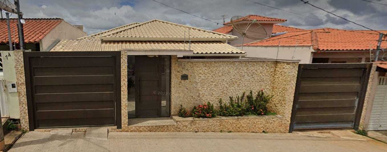 Casa à venda com 3 quartos, 250m² - Foto 1