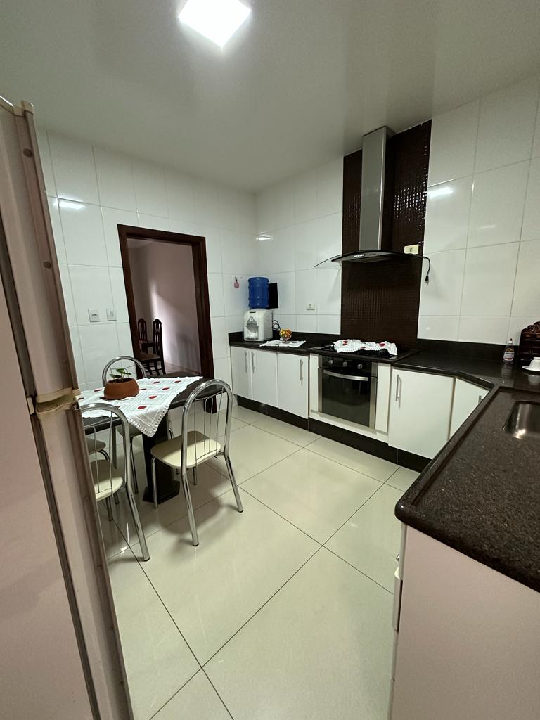 Casa à venda com 3 quartos, 250m² - Foto 9