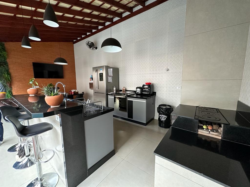 Casa à venda com 3 quartos, 250m² - Foto 15