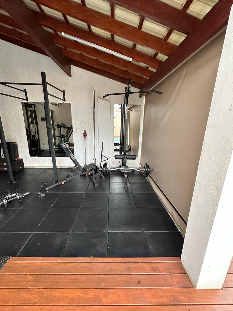 Casa à venda com 3 quartos, 250m² - Foto 18