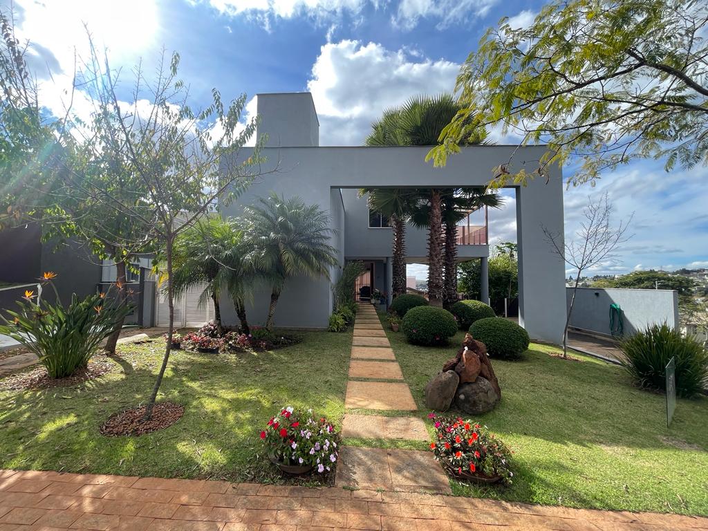 Casa de Condomínio à venda com 3 quartos, 572m² - Foto 1