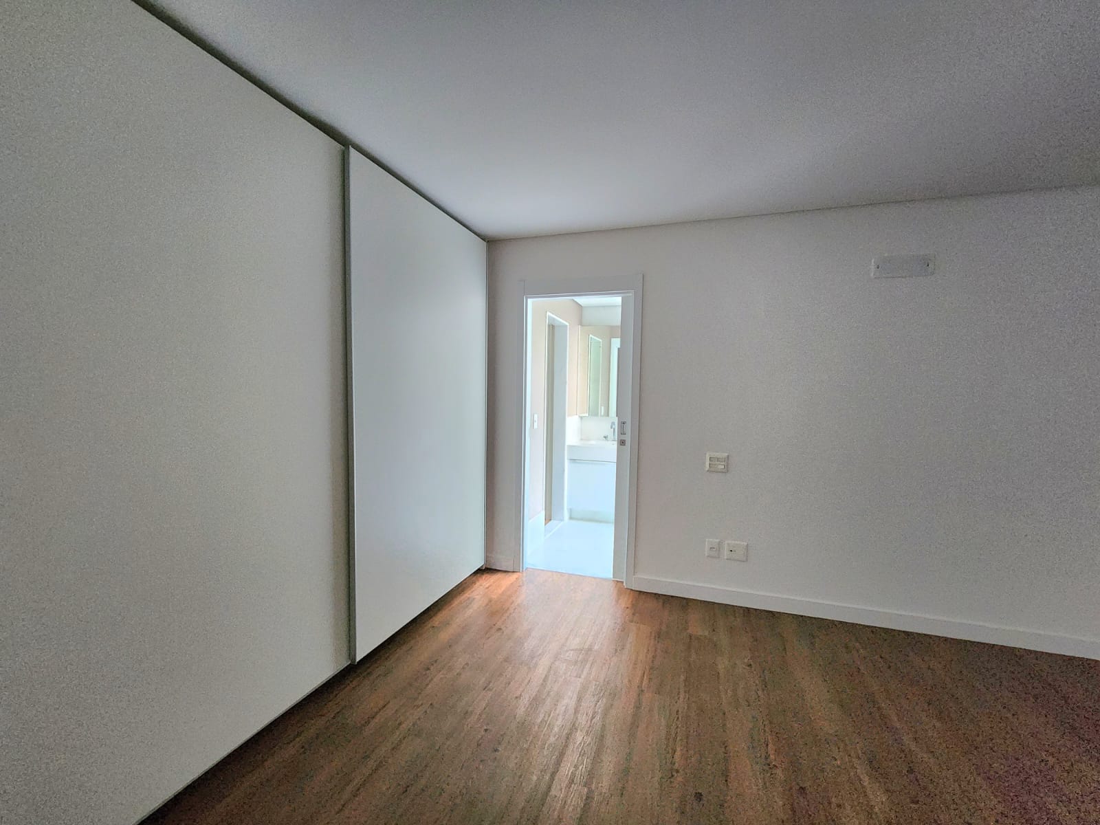 Apartamento à venda com 4 quartos, 282m² - Foto 4