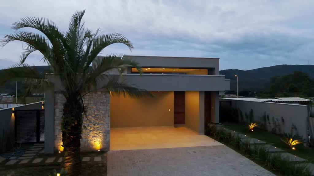 Casa de Condomínio à venda com 4 quartos, 295m² - Foto 2