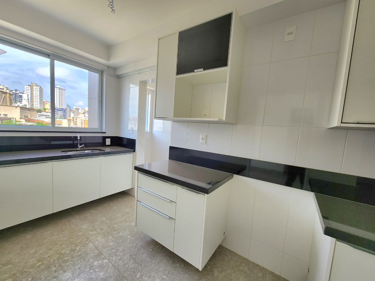 Apartamento à venda com 2 quartos, 66m² - Foto 1