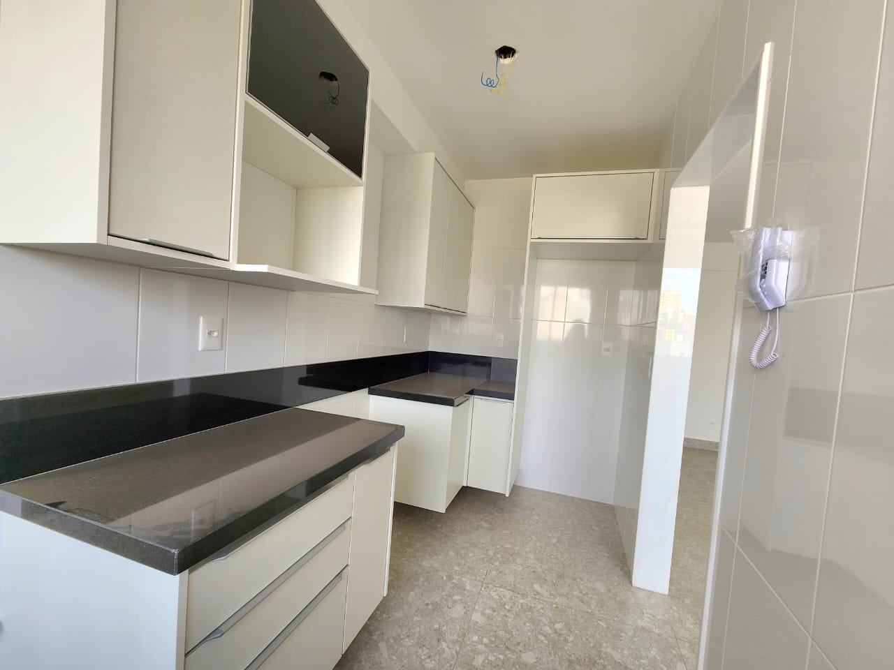 Apartamento à venda com 2 quartos, 66m² - Foto 7