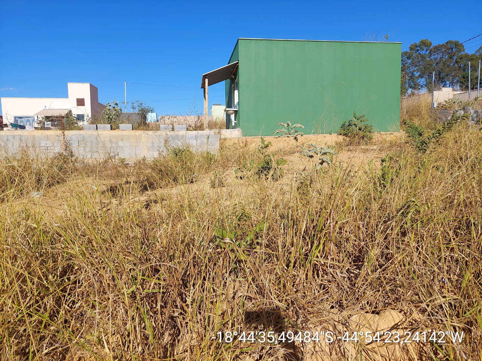 Terreno à venda, 200m² - Foto 1