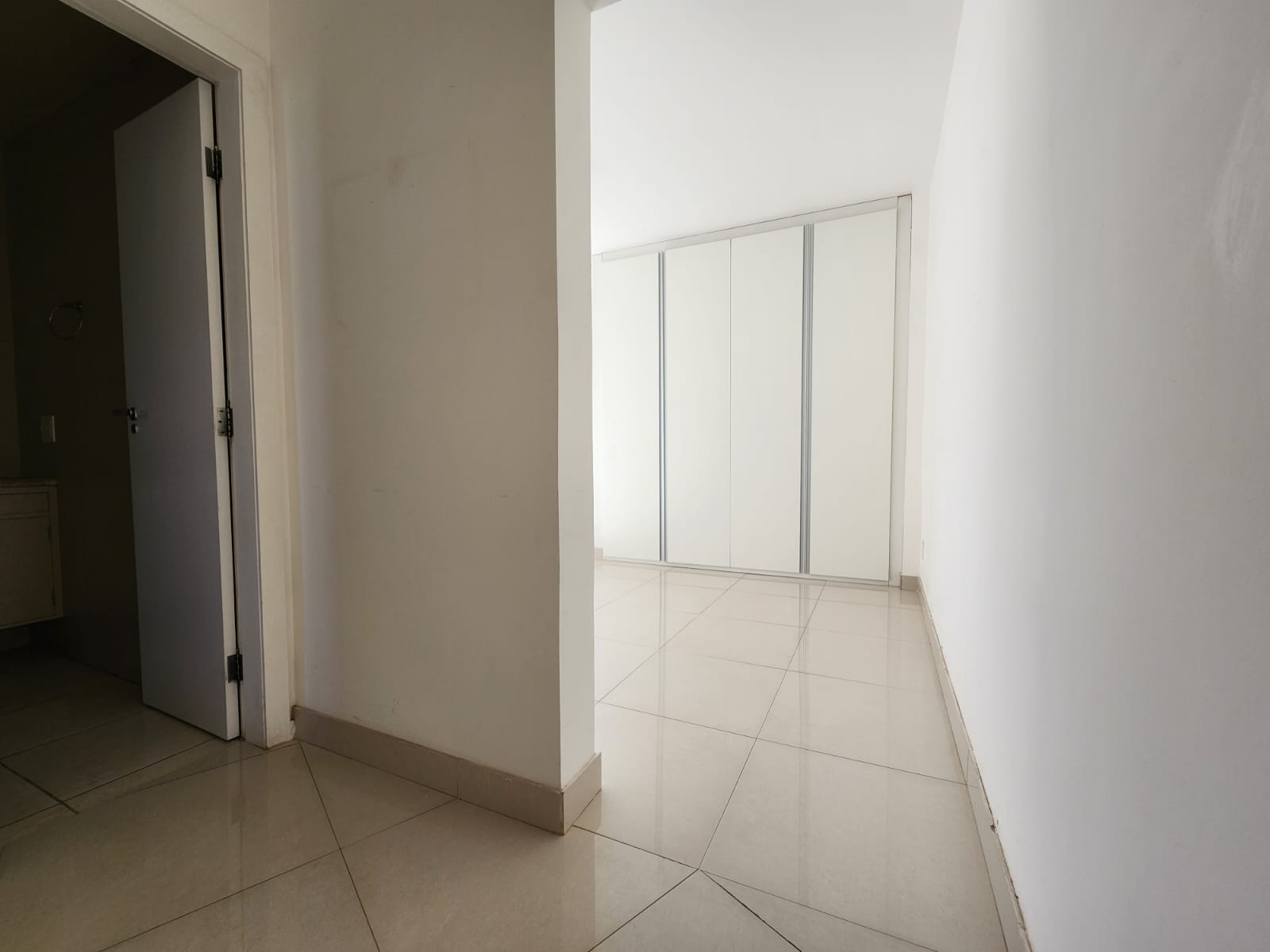 Apartamento à venda com 4 quartos, 139m² - Foto 12