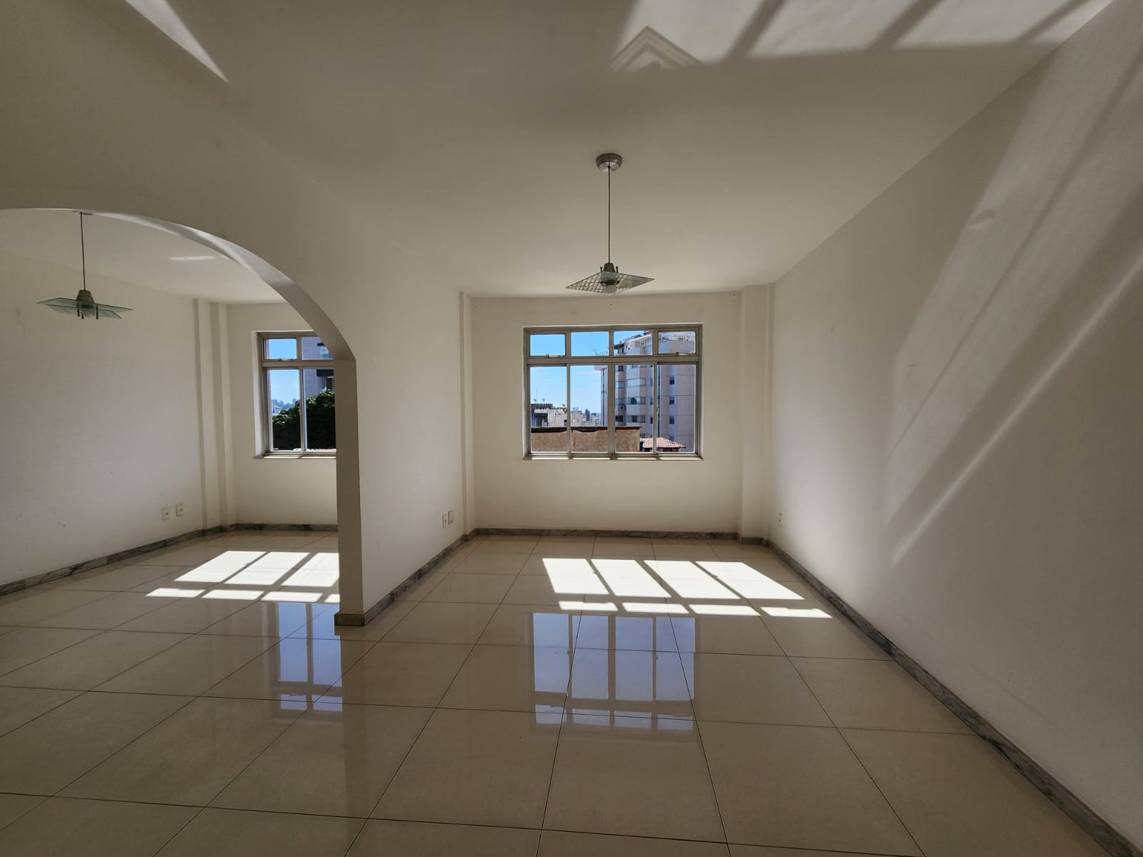 Apartamento à venda com 4 quartos, 139m² - Foto 4