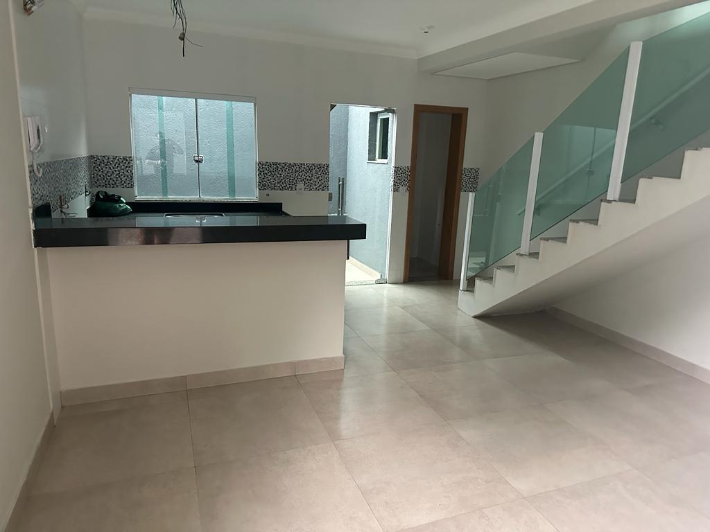 Casa à venda com 2 quartos, 50m² - Foto 1