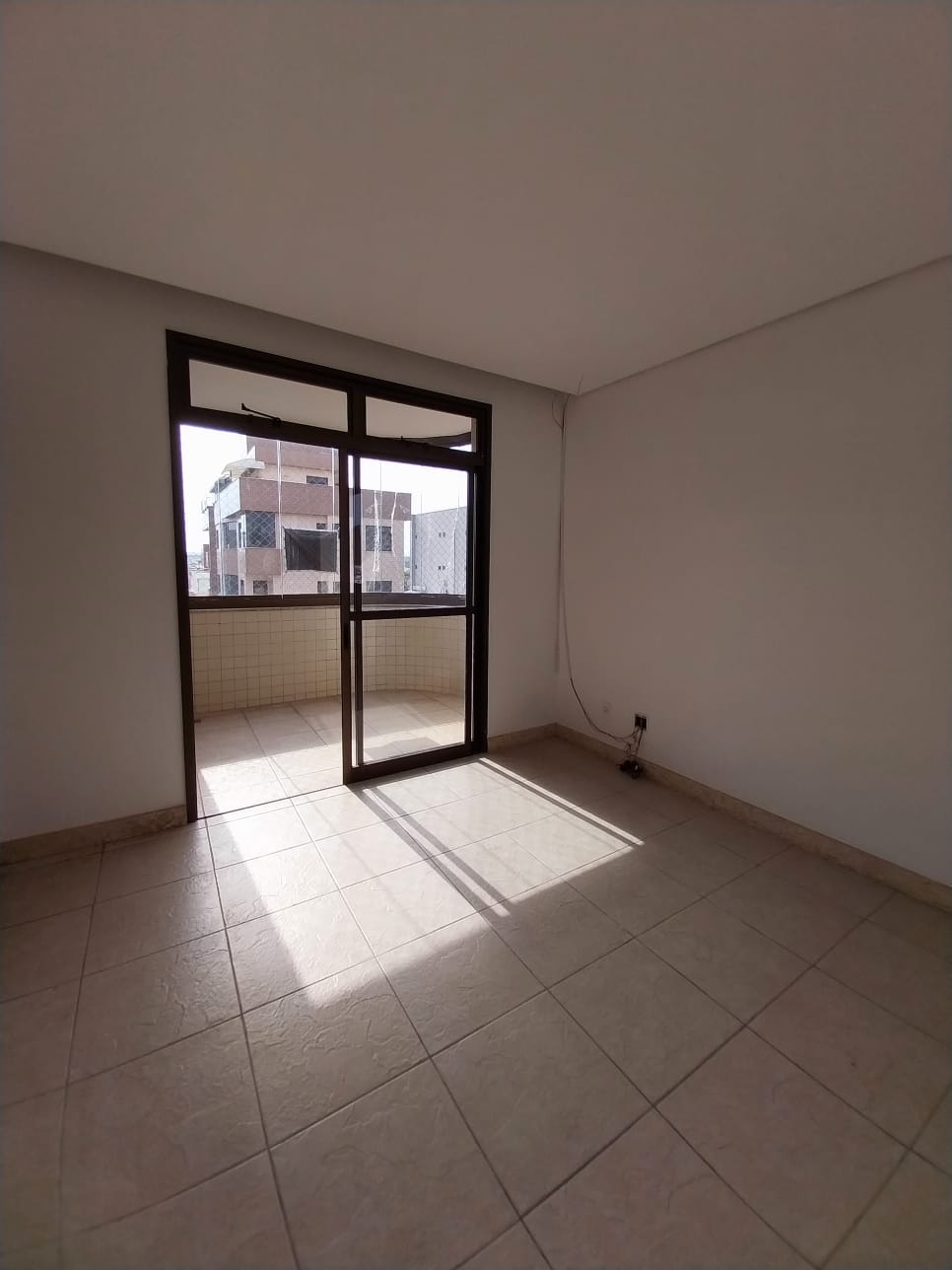 Apartamento à venda com 3 quartos, 103m² - Foto 1