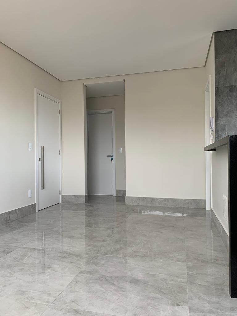 Apartamento à venda com 2 quartos, 60m² - Foto 1