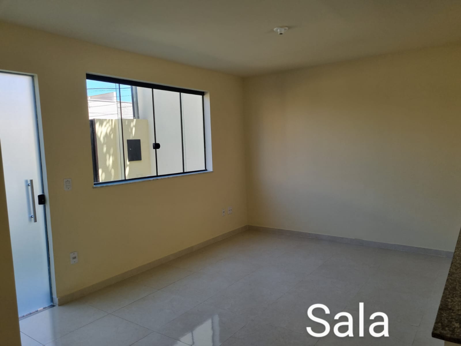 Casa à venda com 2 quartos, 100m² - Foto 2