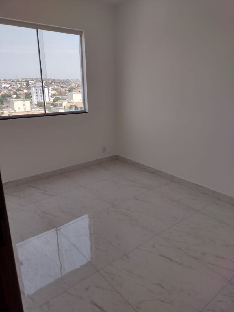 Apartamento à venda com 3 quartos - Foto 6