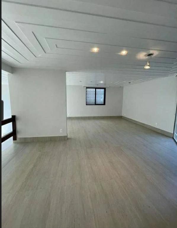 Casa de Condomínio à venda com 5 quartos, 550m² - Foto 5