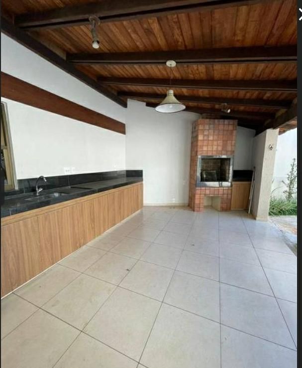 Casa de Condomínio à venda com 5 quartos, 550m² - Foto 1