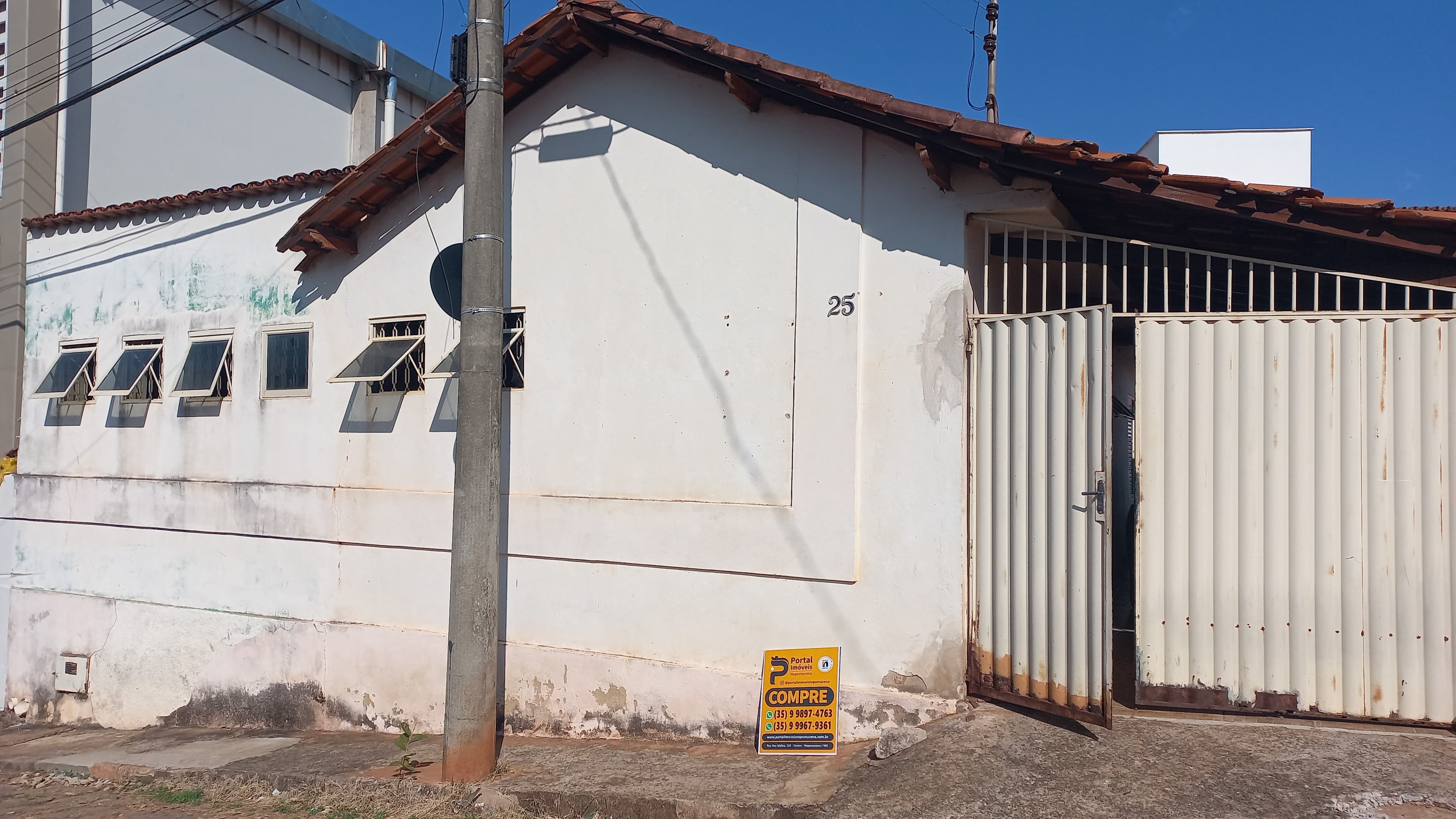 Casa à venda com 3 quartos, 150m² - Foto 1