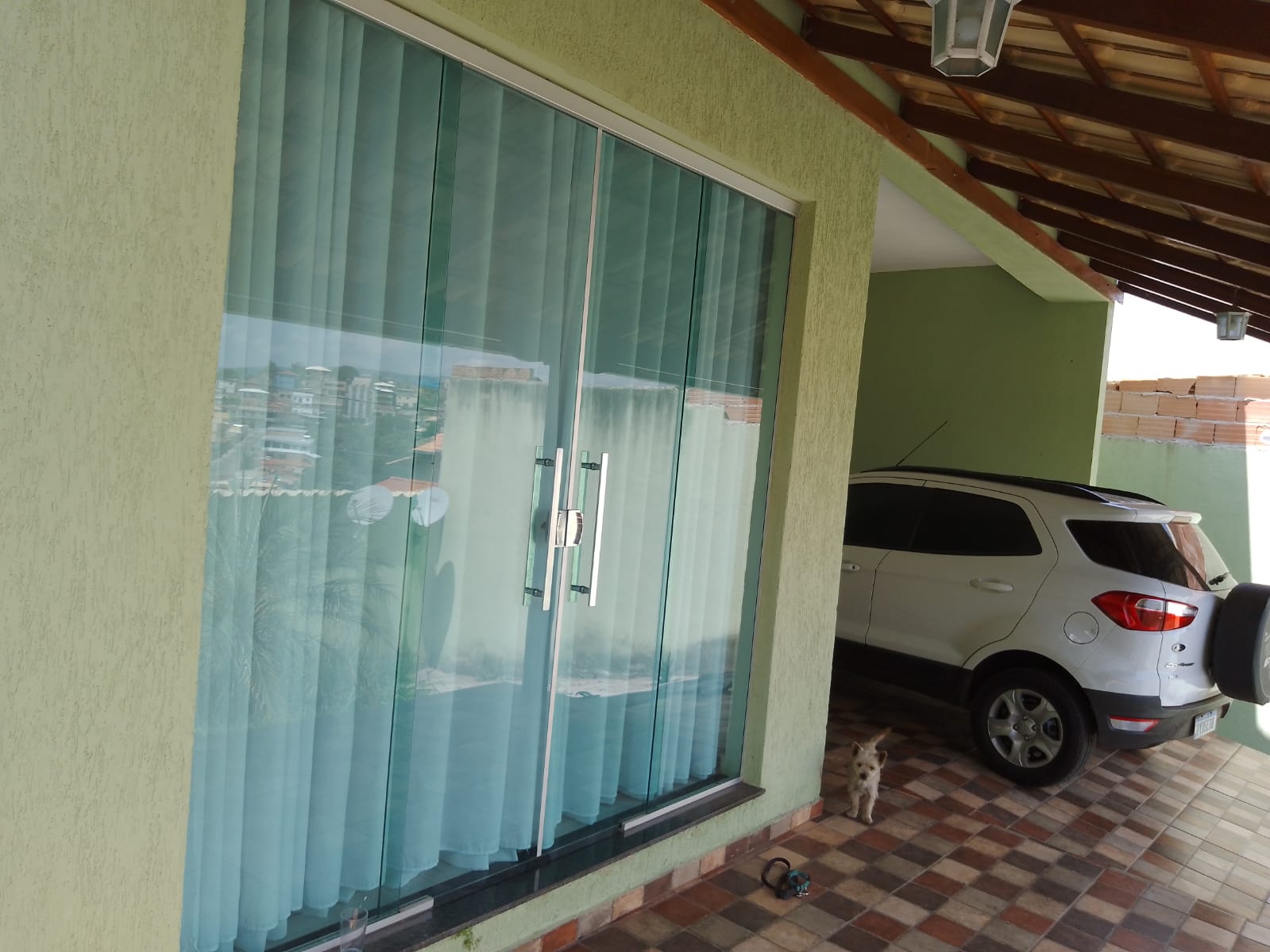 Casa à venda com 3 quartos, 100m² - Foto 1