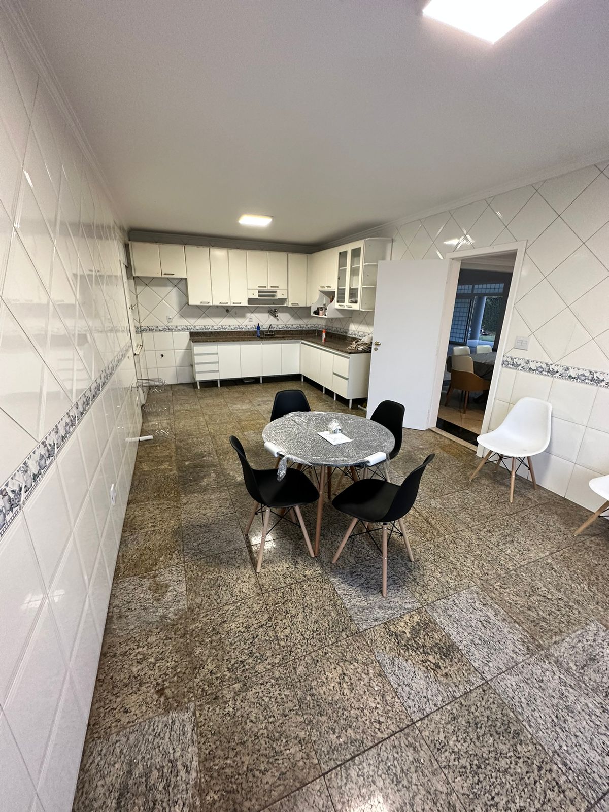 Casa à venda com 4 quartos, 1000m² - Foto 17