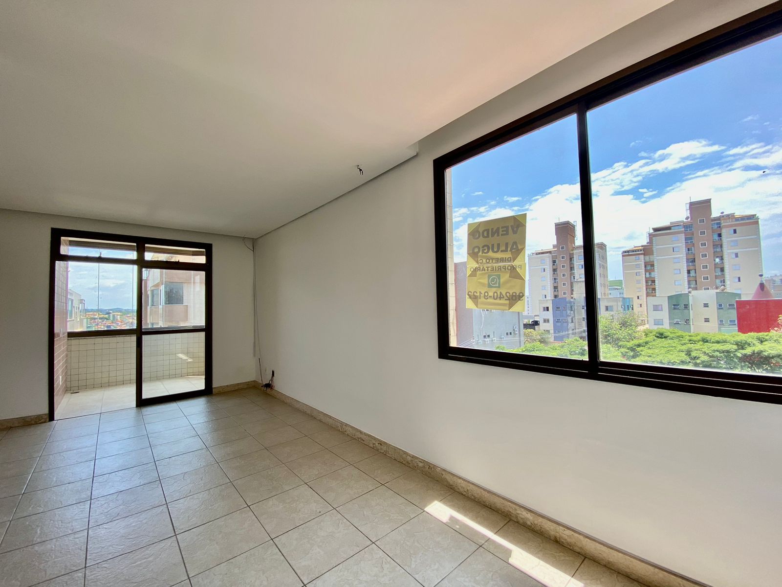 Apartamento à venda com 3 quartos, 110m² - Foto 1