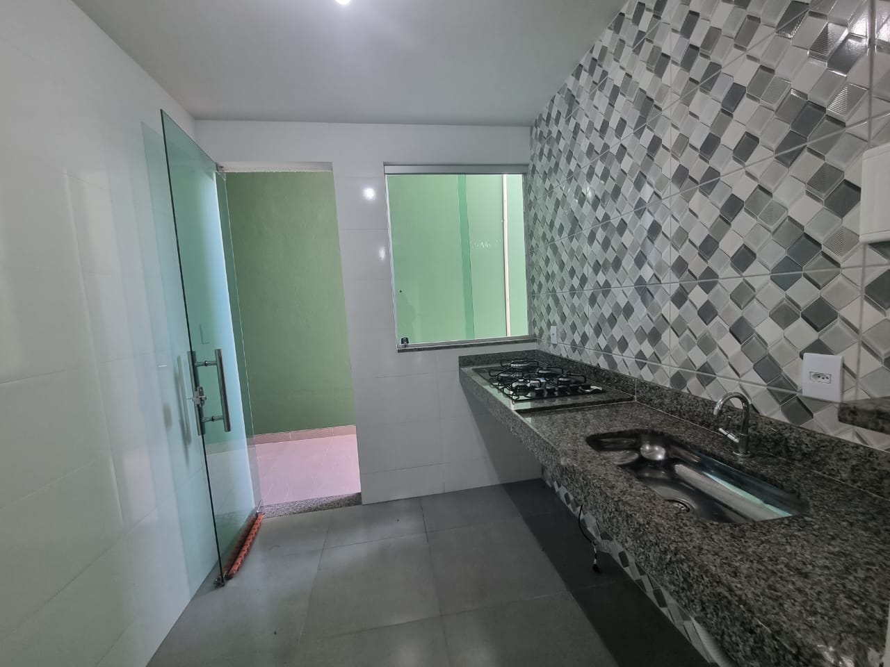 Casa à venda com 2 quartos, 60m² - Foto 1