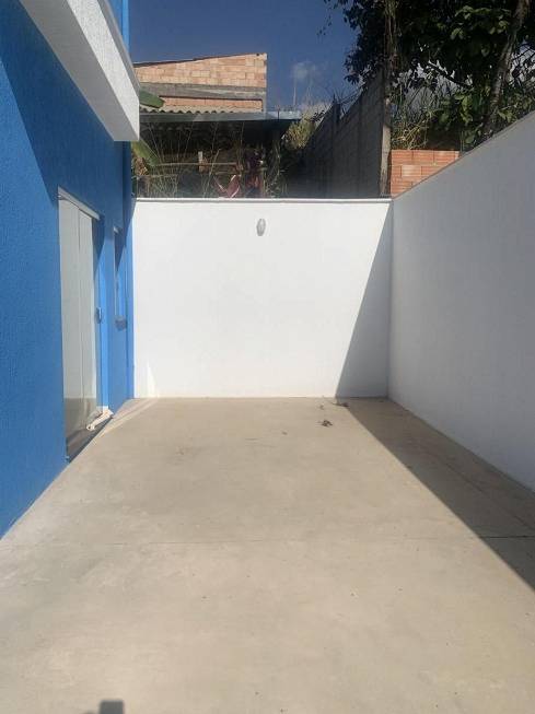 Casa à venda com 2 quartos, 130m² - Foto 2