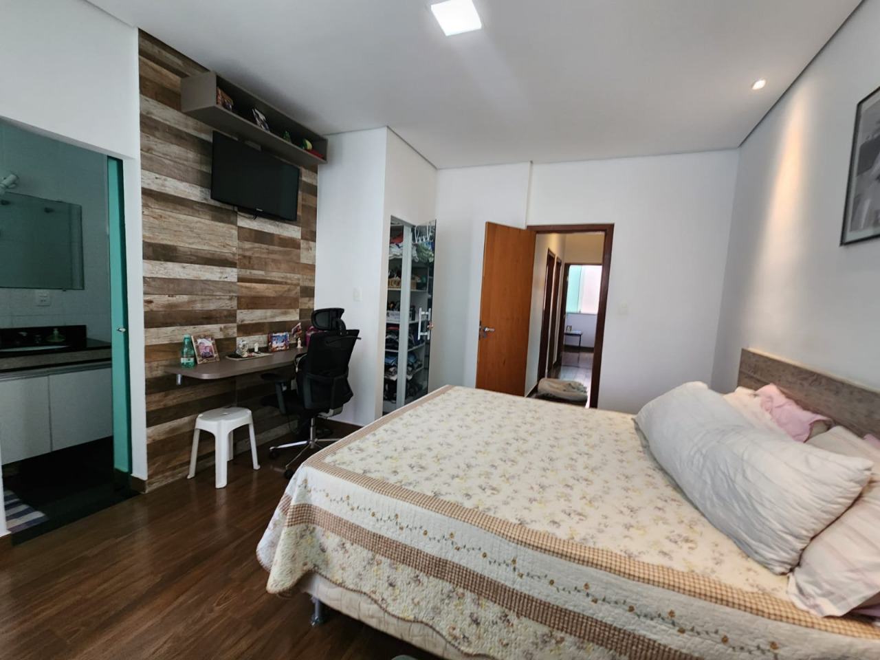 Casa à venda com 3 quartos, 194m² - Foto 15