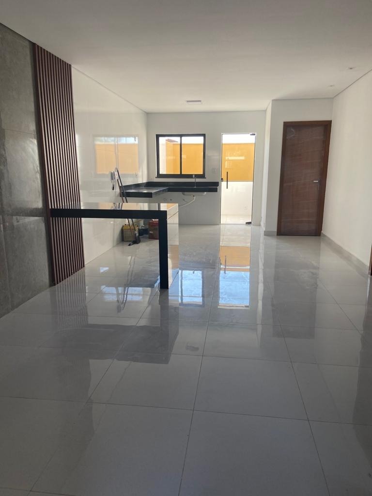 Casa à venda com 3 quartos, 130m² - Foto 1