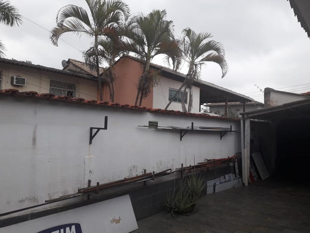 Casa à venda com 3 quartos, 278m² - Foto 3