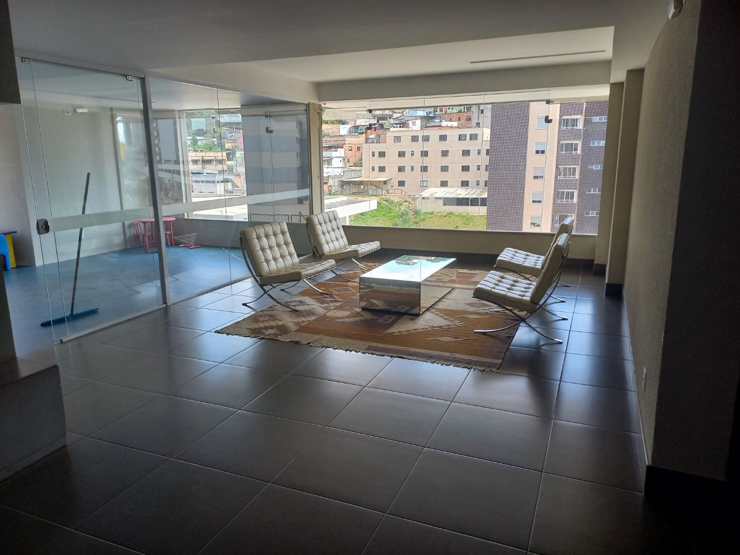 Apartamento à venda com 3 quartos - Foto 1