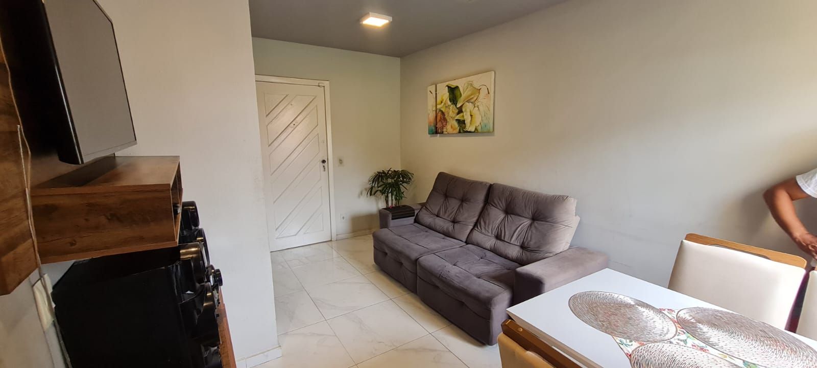 Apartamento à venda com 3 quartos, 75m² - Foto 2