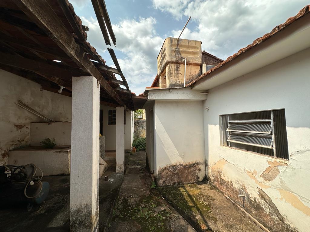 Casa à venda com 3 quartos, 300m² - Foto 9