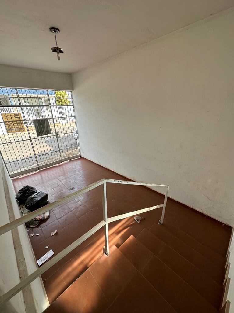 Casa à venda com 3 quartos, 300m² - Foto 4