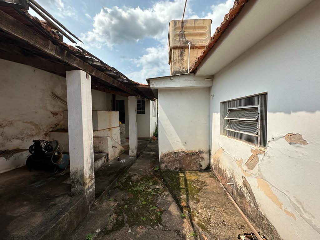 Casa à venda com 3 quartos, 300m² - Foto 6