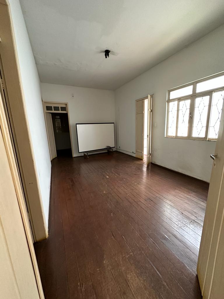 Casa à venda com 3 quartos, 300m² - Foto 8