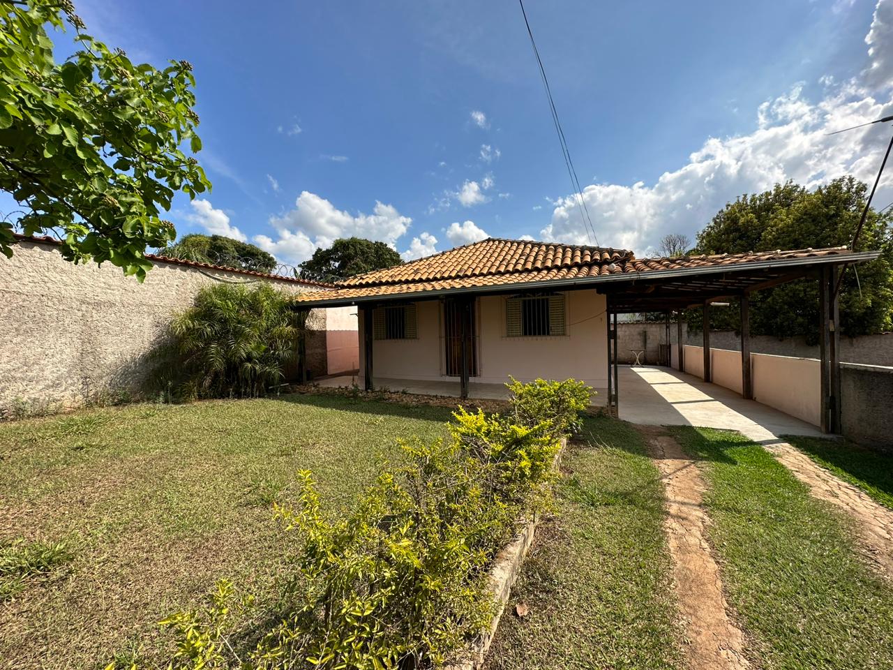 Casa à venda com 2 quartos, 360m² - Foto 1