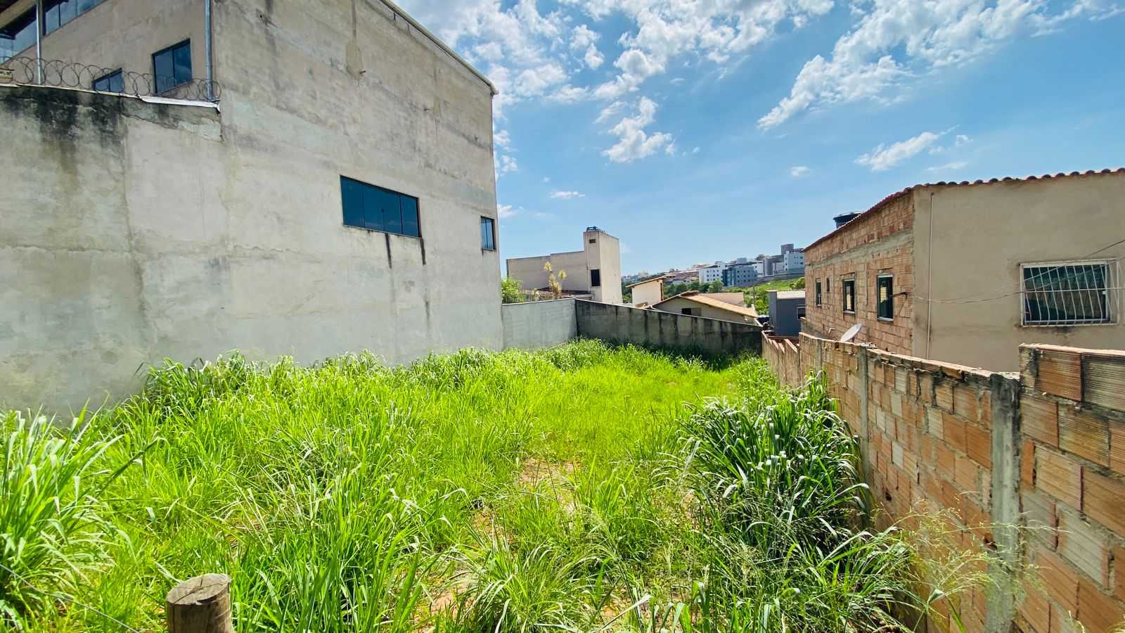 Terreno à venda, 360m² - Foto 1