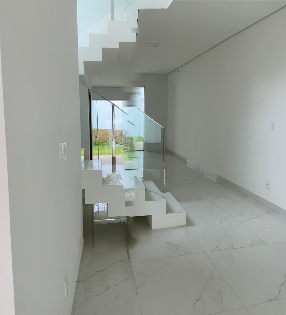 Casa à venda com 3 quartos, 140m² - Foto 2