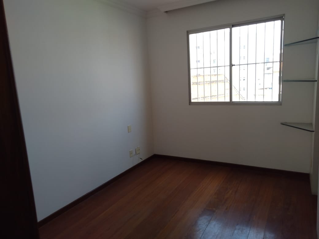 Apartamento à venda com 4 quartos, 140m² - Foto 6