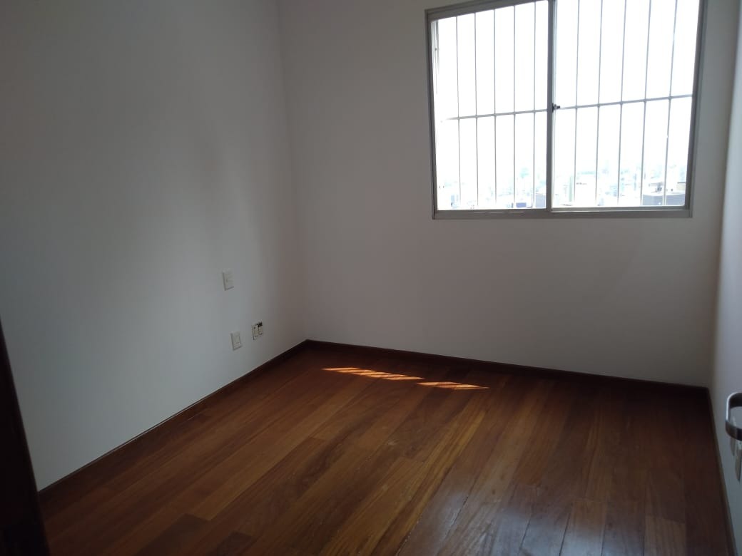 Apartamento à venda com 4 quartos, 140m² - Foto 9